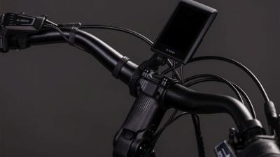 Cube Supreme Hybrid Deluxe Pro 600 electricblue'n'chrome Gr&ouml;&szlig;e: Easy Entry 42 cm Produktbild 2