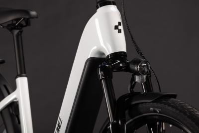 Cube Touring Hybrid ONE 600 metallicwhite'n'chrome Gr&ouml;&szlig;e: Easy Entry 50 cm Produktbild 5