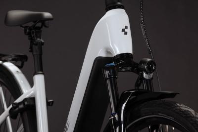 Cube Kathmandu Hybrid Deluxe Pro 800 metallicwhite'n'chrome Gr&ouml;&szlig;e: Easy Entry 58 cm Produktbild 5